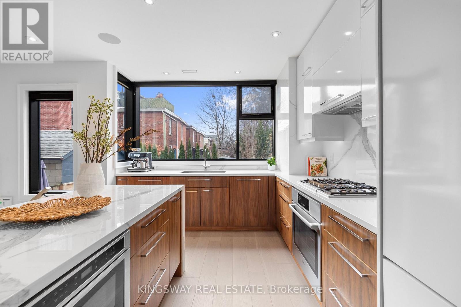 770 Palmerston Avenue, Toronto, Ontario  M6G 2R5 - Photo 6 - C12966288