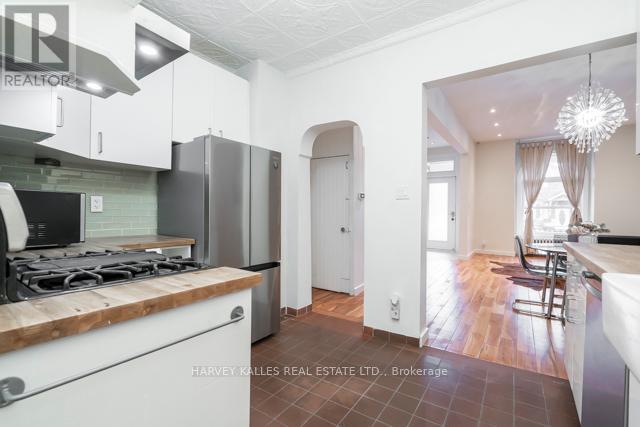 178 Manning Avenue, Toronto, Ontario  M6J 2K5 - Photo 11 - C12966304