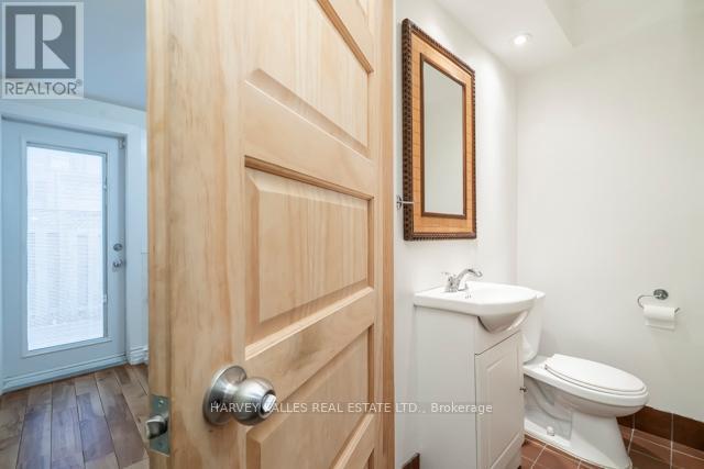 178 Manning Avenue, Toronto, Ontario  M6J 2K5 - Photo 16 - C12966304