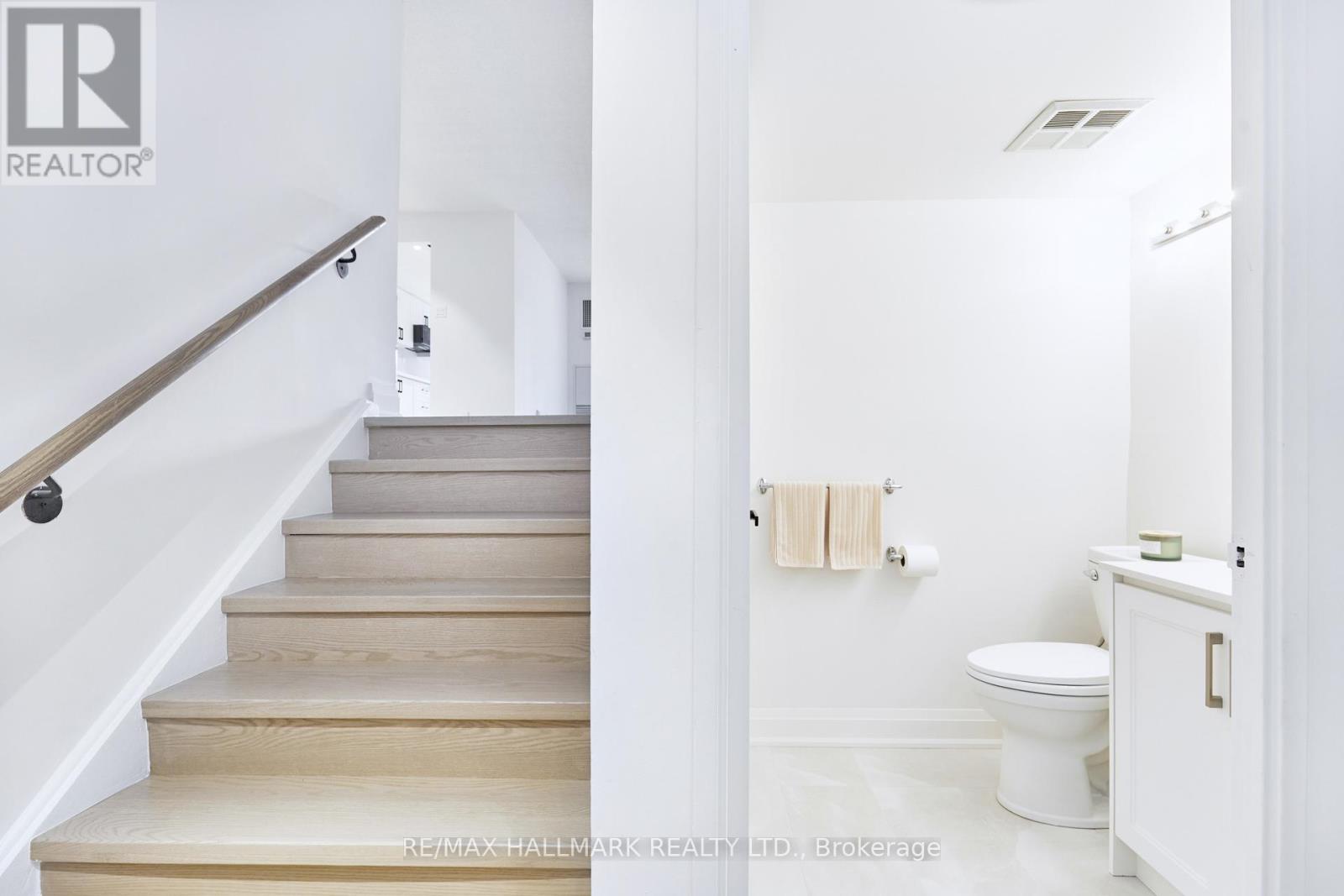 801 - 30 Church Street, Toronto, Ontario  M5E 1S7 - Photo 6 - C12966328