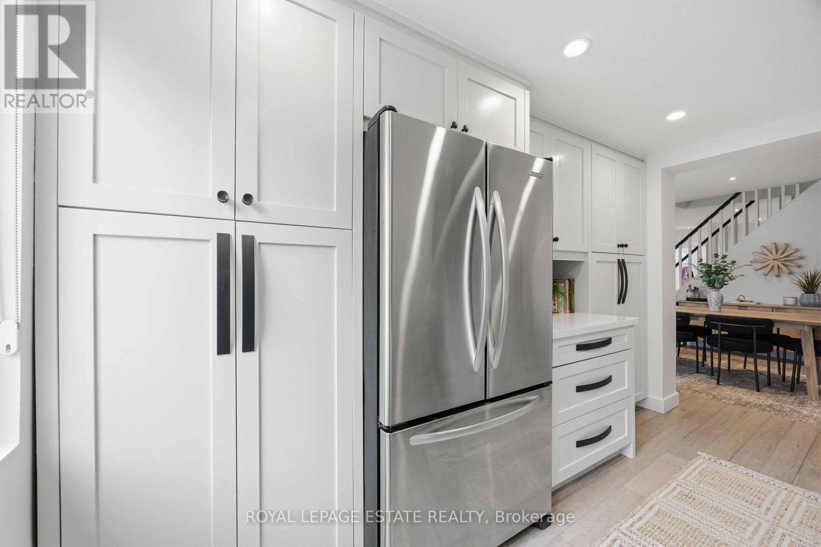 38 Kenwood Avenue, Toronto, Ontario  M6C 2R9 - Photo 12 - C12966372