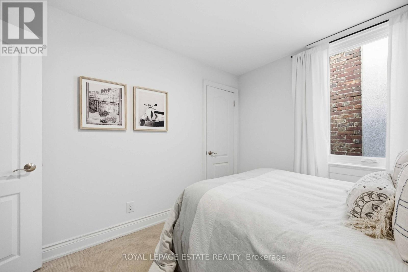 38 Kenwood Avenue, Toronto, Ontario  M6C 2R9 - Photo 18 - C12966372