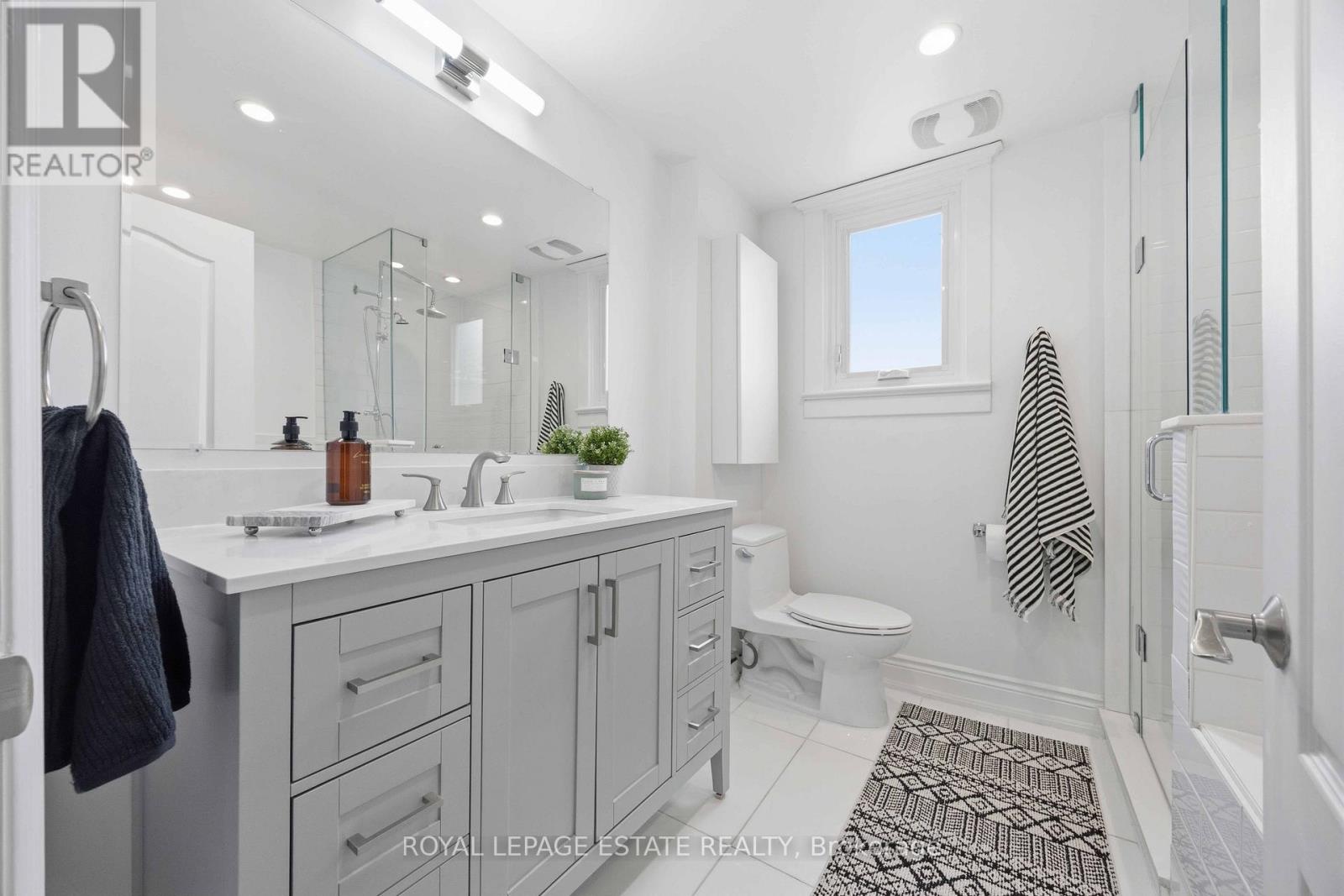 38 Kenwood Avenue, Toronto, Ontario  M6C 2R9 - Photo 23 - C12966372