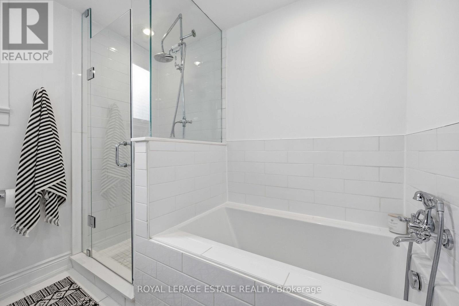 38 Kenwood Avenue, Toronto, Ontario  M6C 2R9 - Photo 24 - C12966372