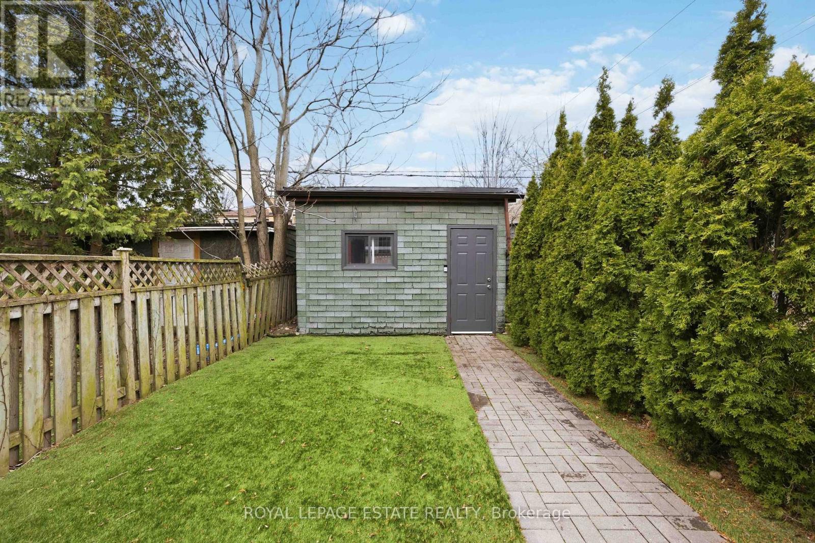 38 Kenwood Avenue, Toronto, Ontario  M6C 2R9 - Photo 35 - C12966372