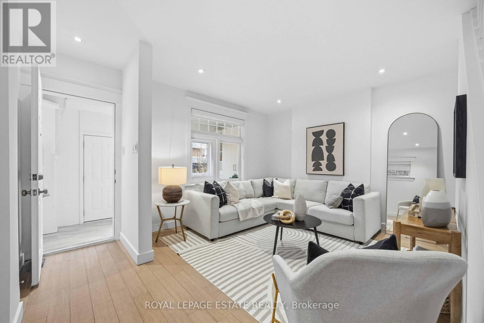 38 Kenwood Avenue, Toronto, Ontario  M6C 2R9 - Photo 4 - C12966372