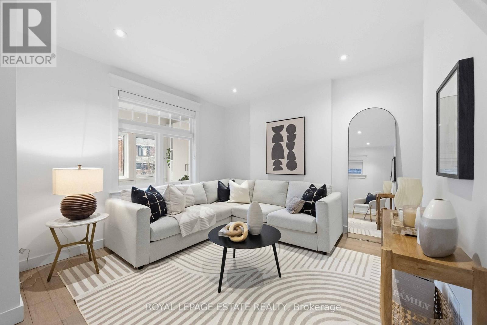 38 Kenwood Avenue, Toronto, Ontario  M6C 2R9 - Photo 5 - C12966372