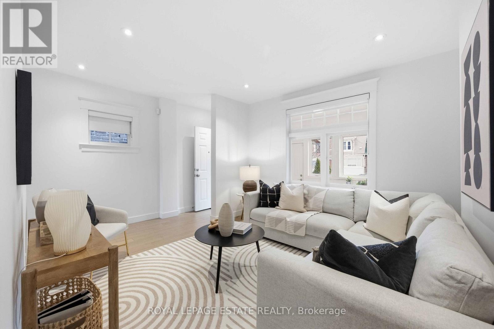 38 Kenwood Avenue, Toronto, Ontario  M6C 2R9 - Photo 6 - C12966372