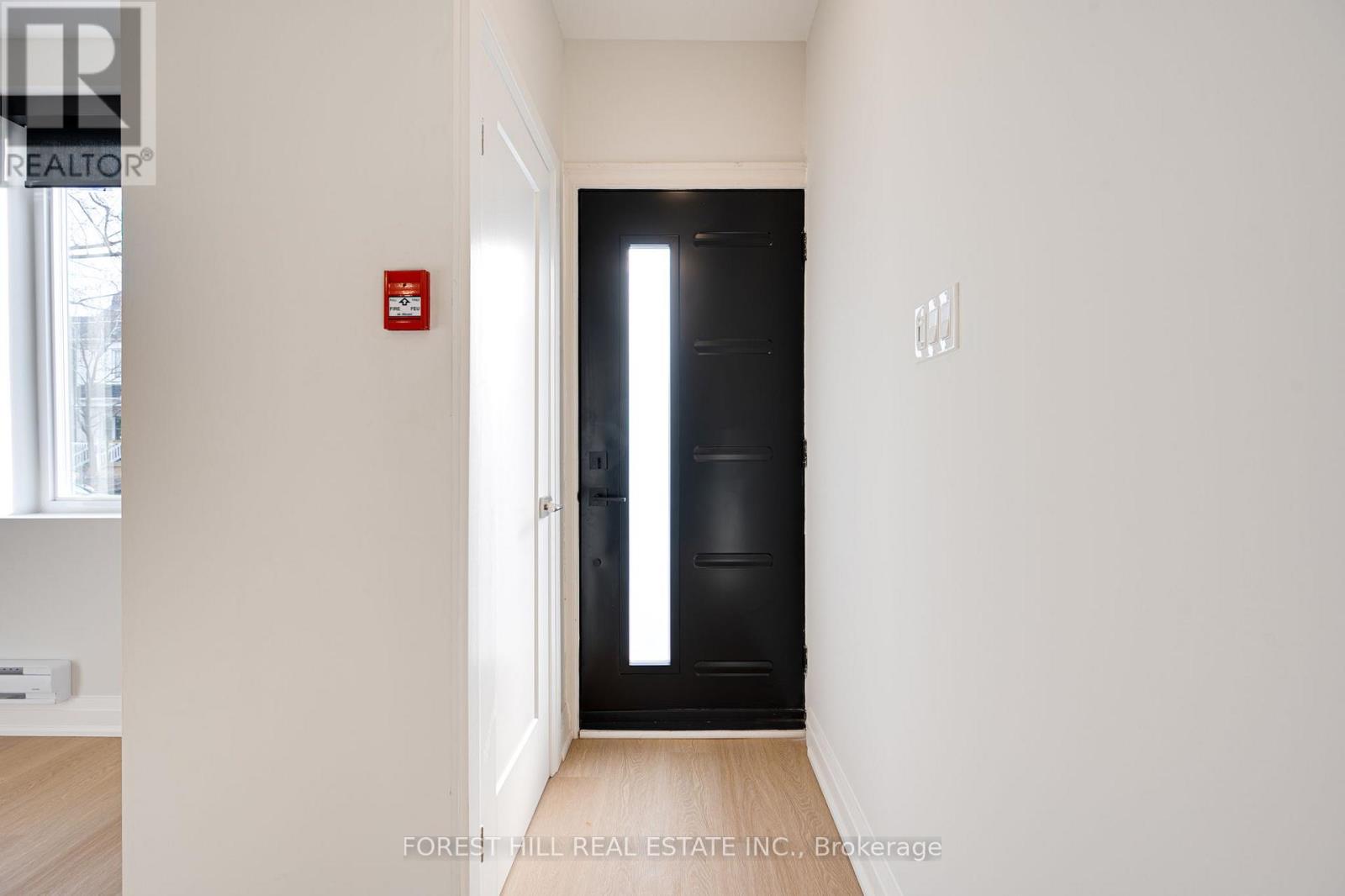 160 Tyrrel Avenue, Toronto, Ontario  M6G 2G7 - Photo 3 - C12966388