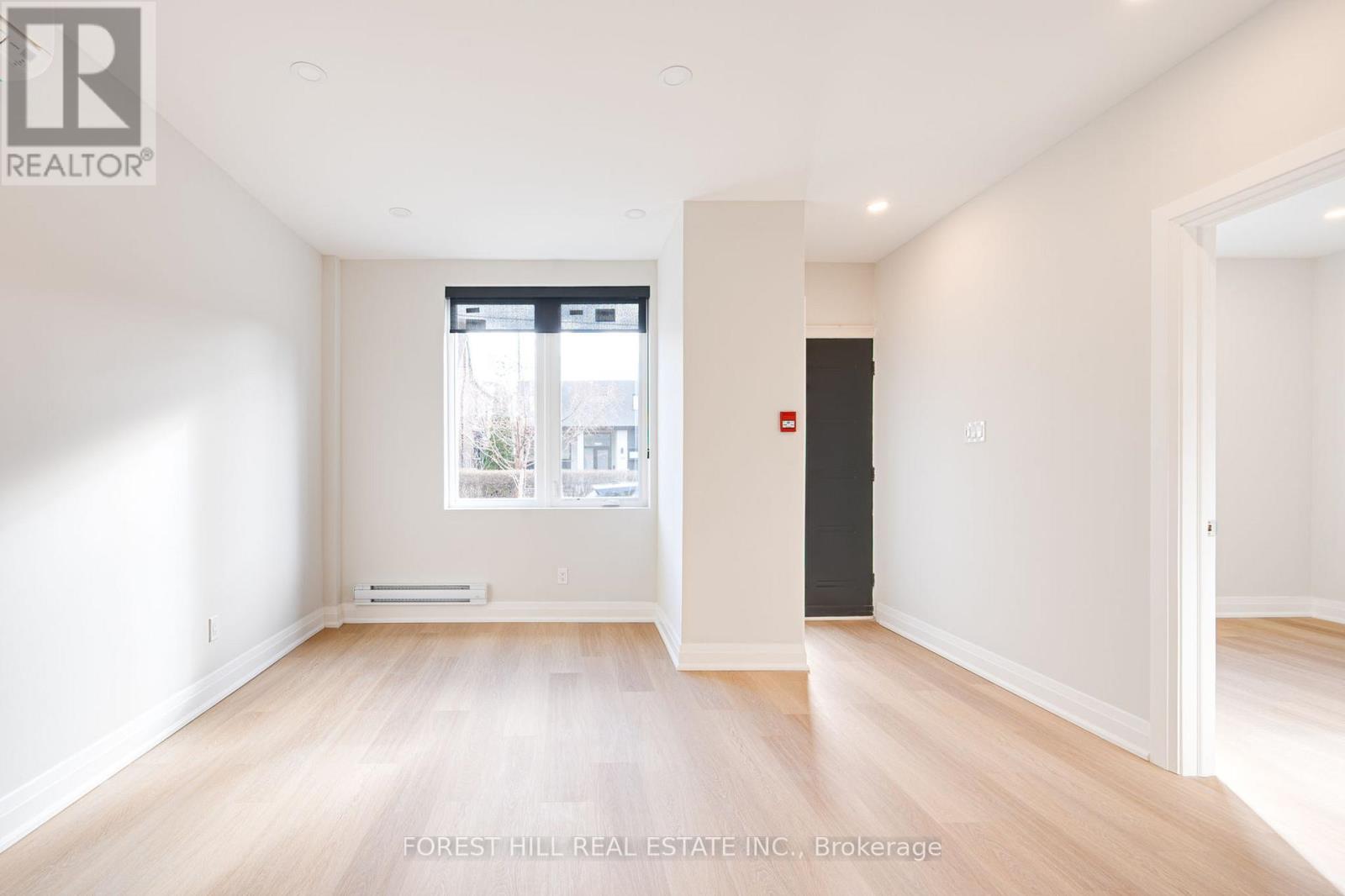 160 Tyrrel Avenue, Toronto, Ontario  M6G 2G7 - Photo 6 - C12966388