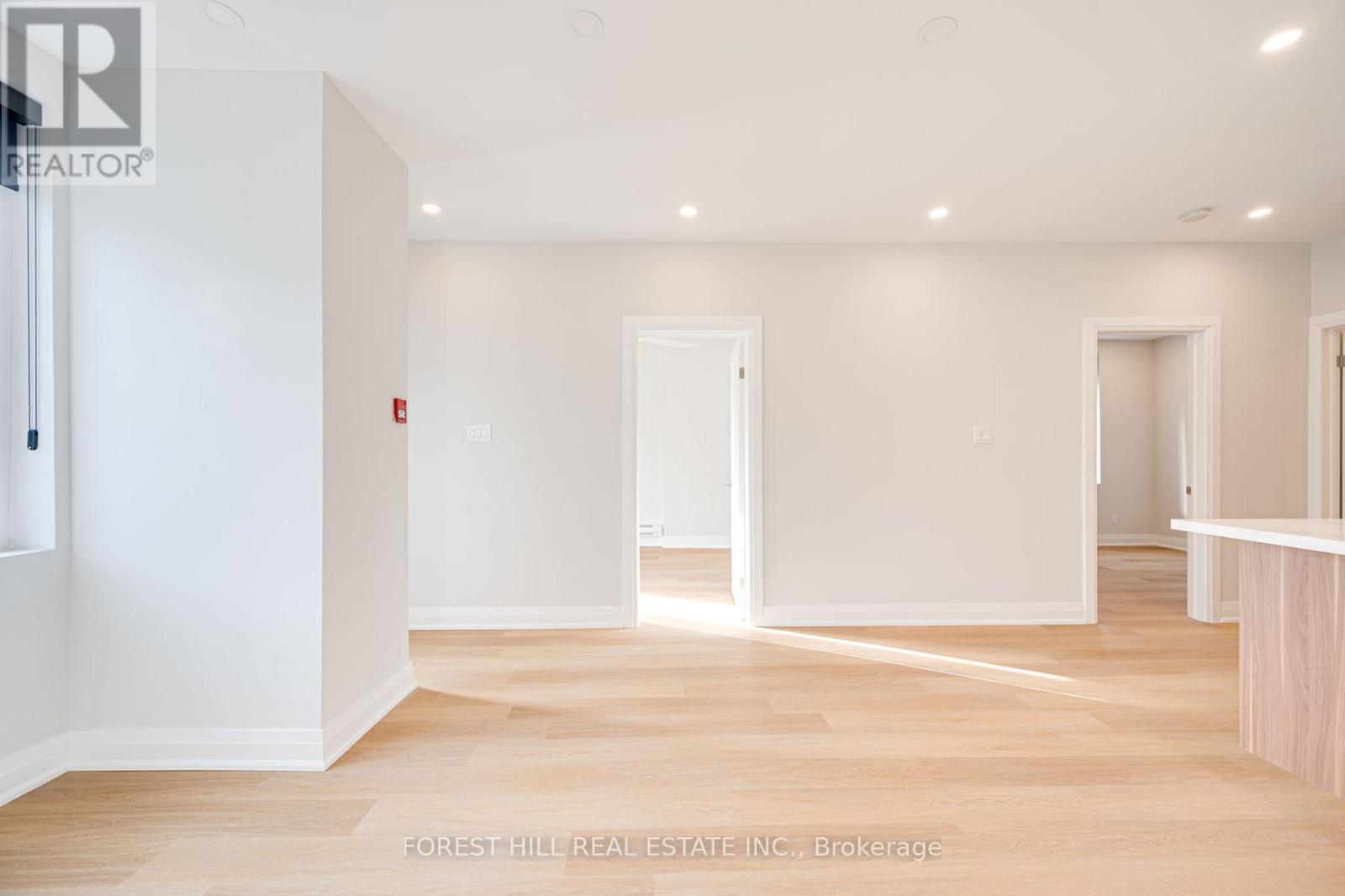 160 Tyrrel Avenue, Toronto, Ontario  M6G 2G7 - Photo 8 - C12966388