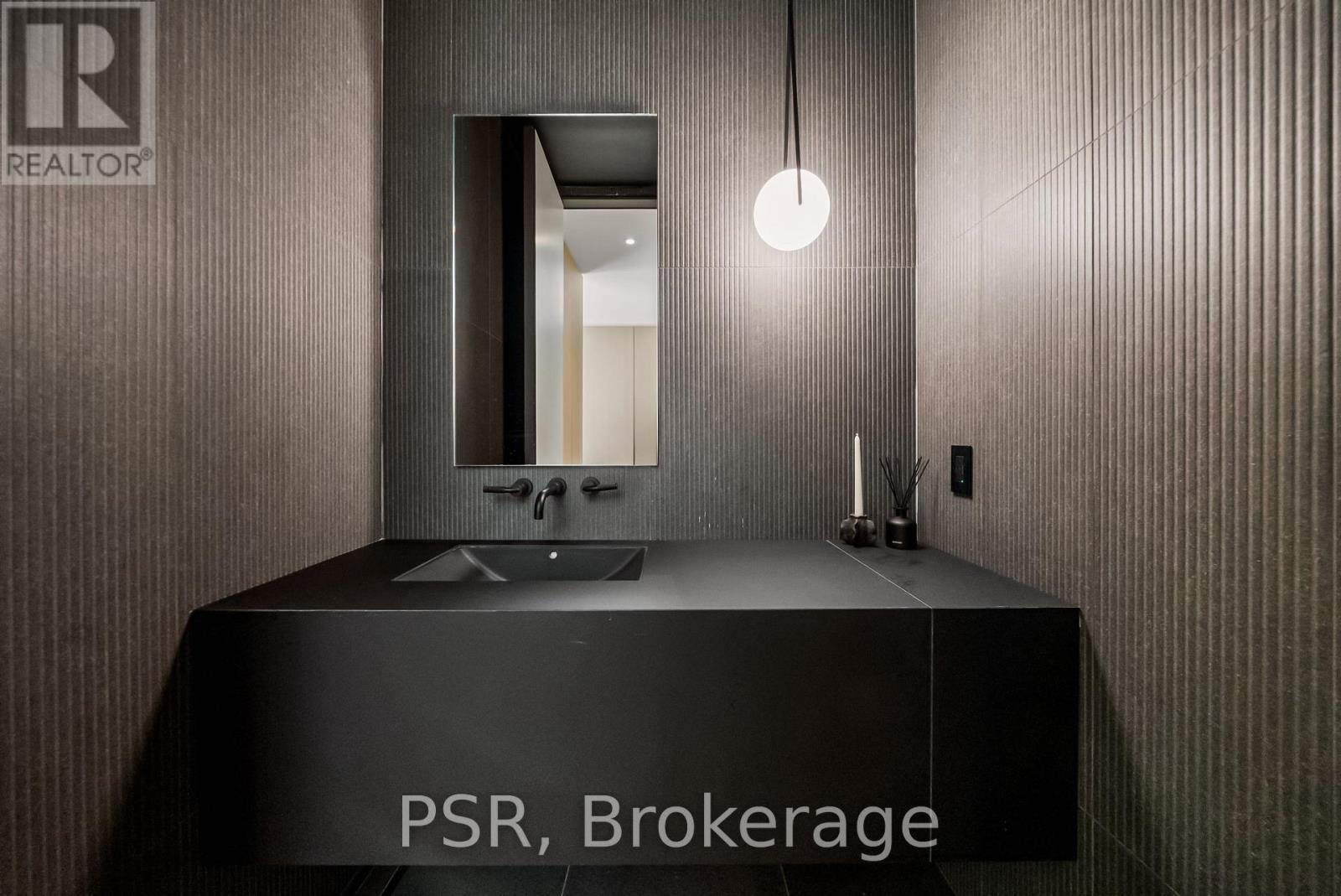 188 Montclair Avenue, Toronto, Ontario  M5P 1P9 - Photo 16 - C12966408