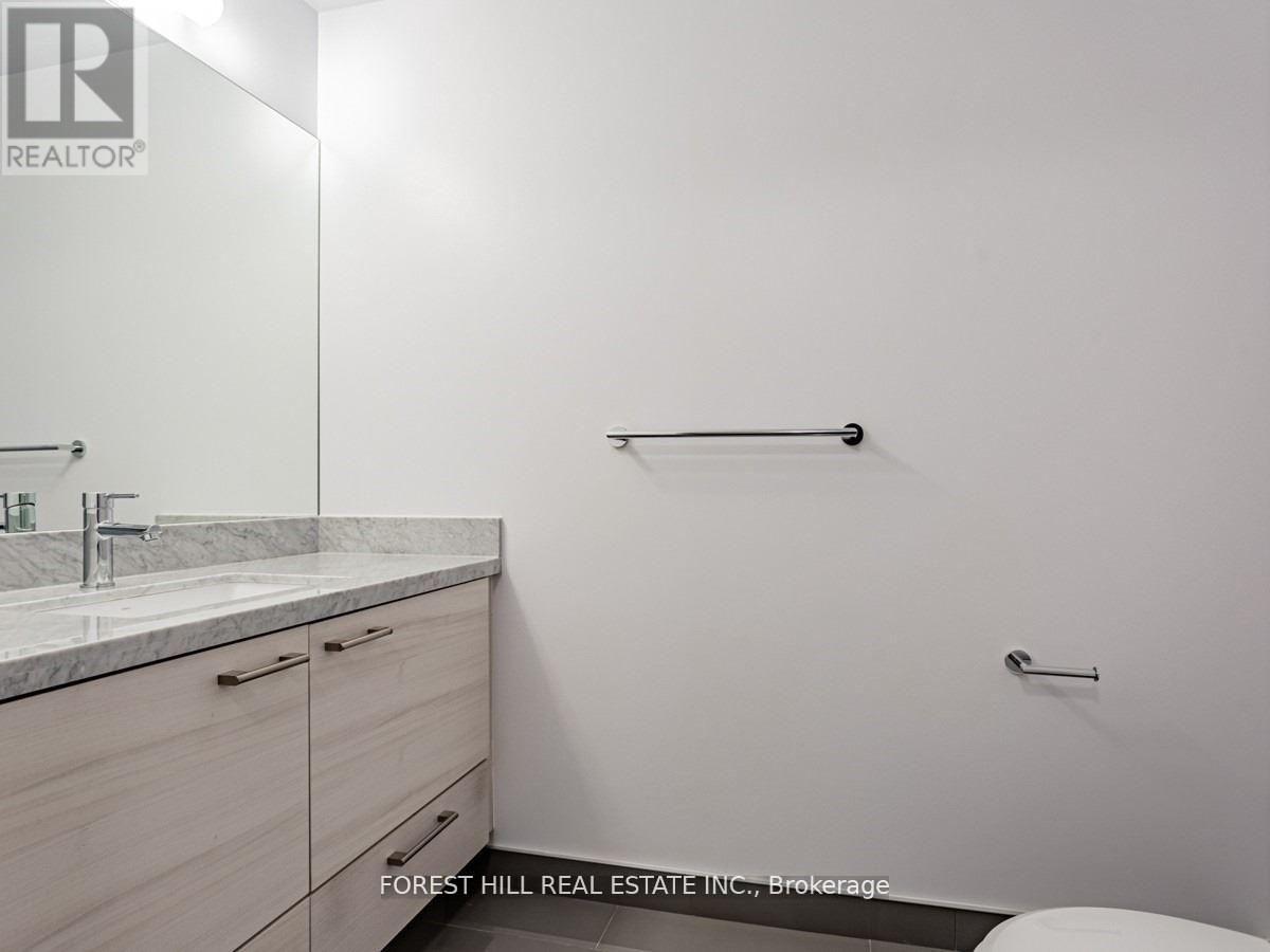 5702 - 2221 YONGE STREET Toronto (Mount Pleasant West), ON M4S 2B4