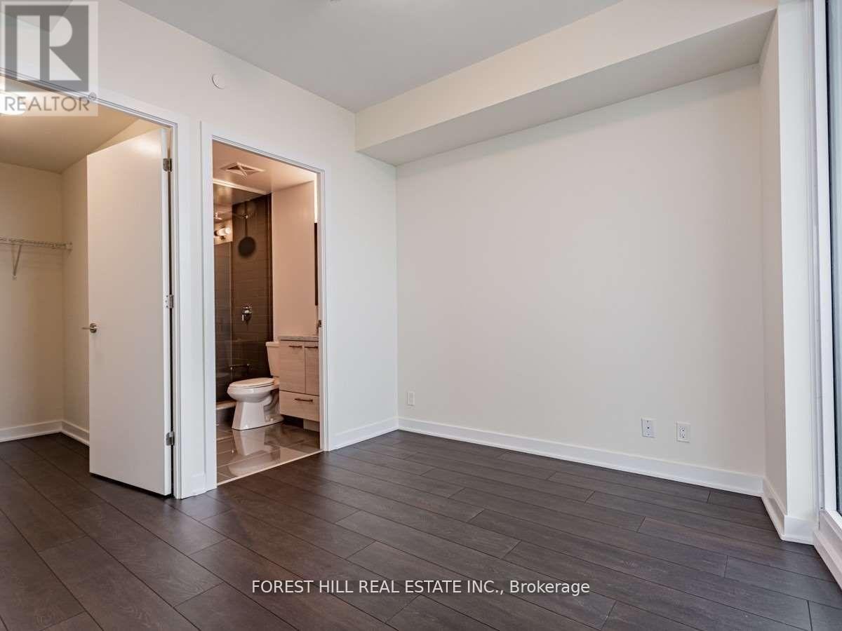 5702 - 2221 YONGE STREET Toronto (Mount Pleasant West), ON M4S 2B4