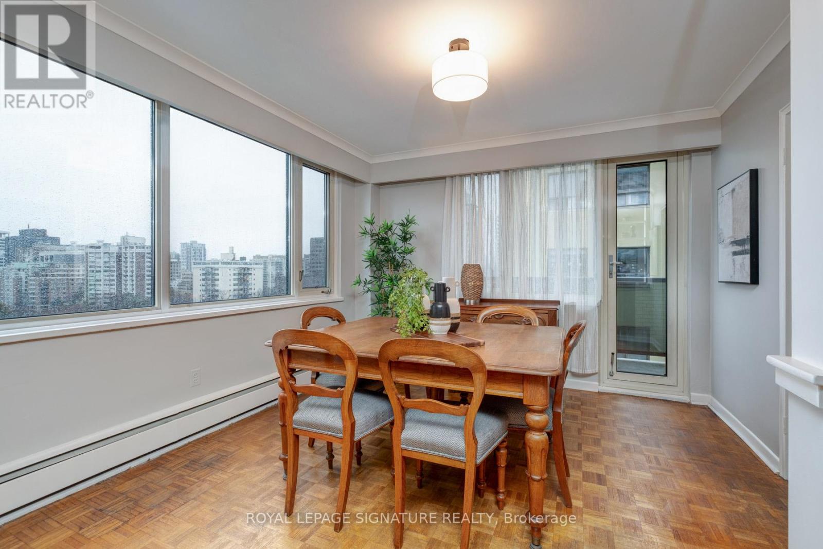 1105 - 575 Avenue Road, Toronto, Ontario  M4V 2K2 - Photo 17 - C12966442