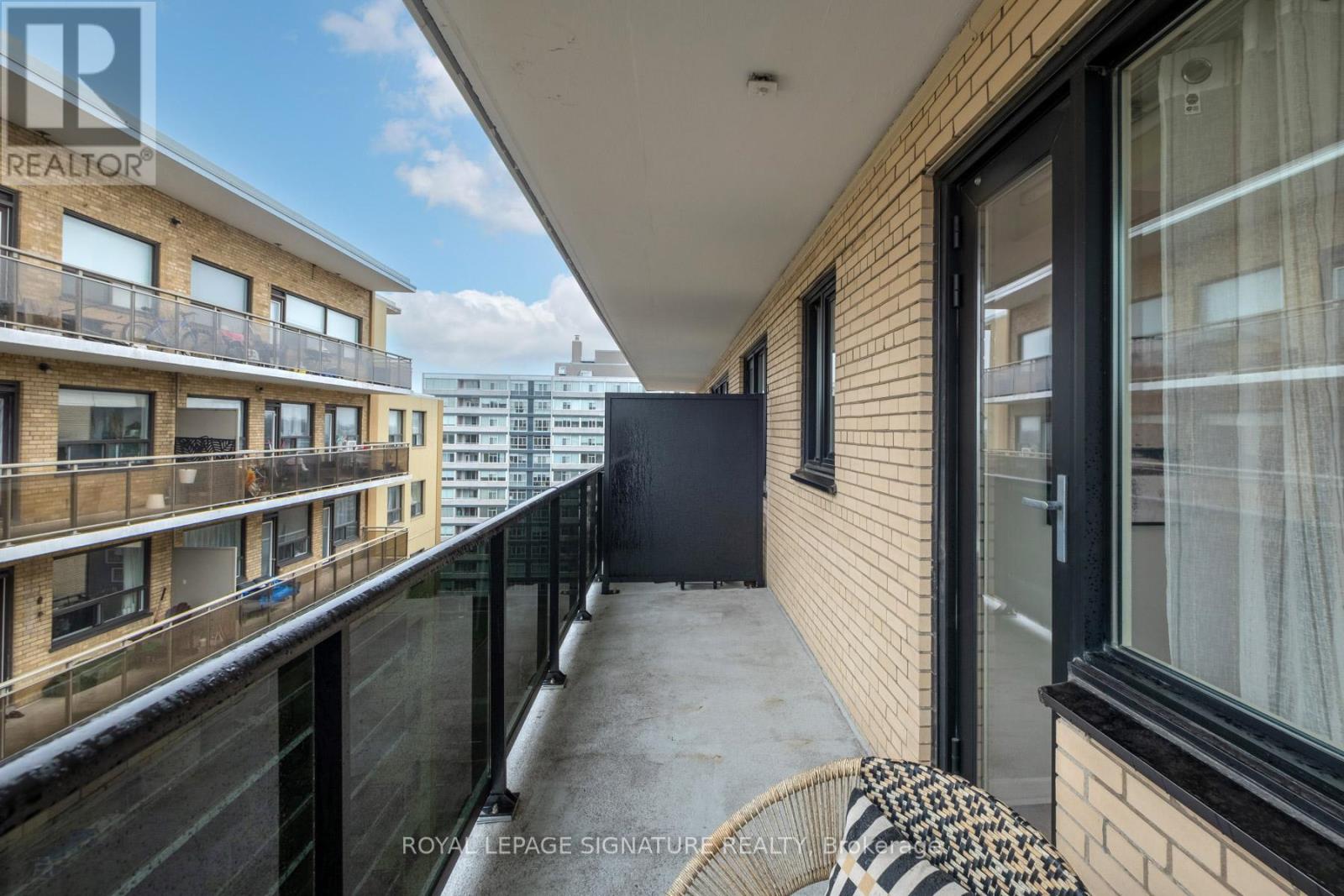 1105 - 575 Avenue Road, Toronto, Ontario  M4V 2K2 - Photo 33 - C12966442