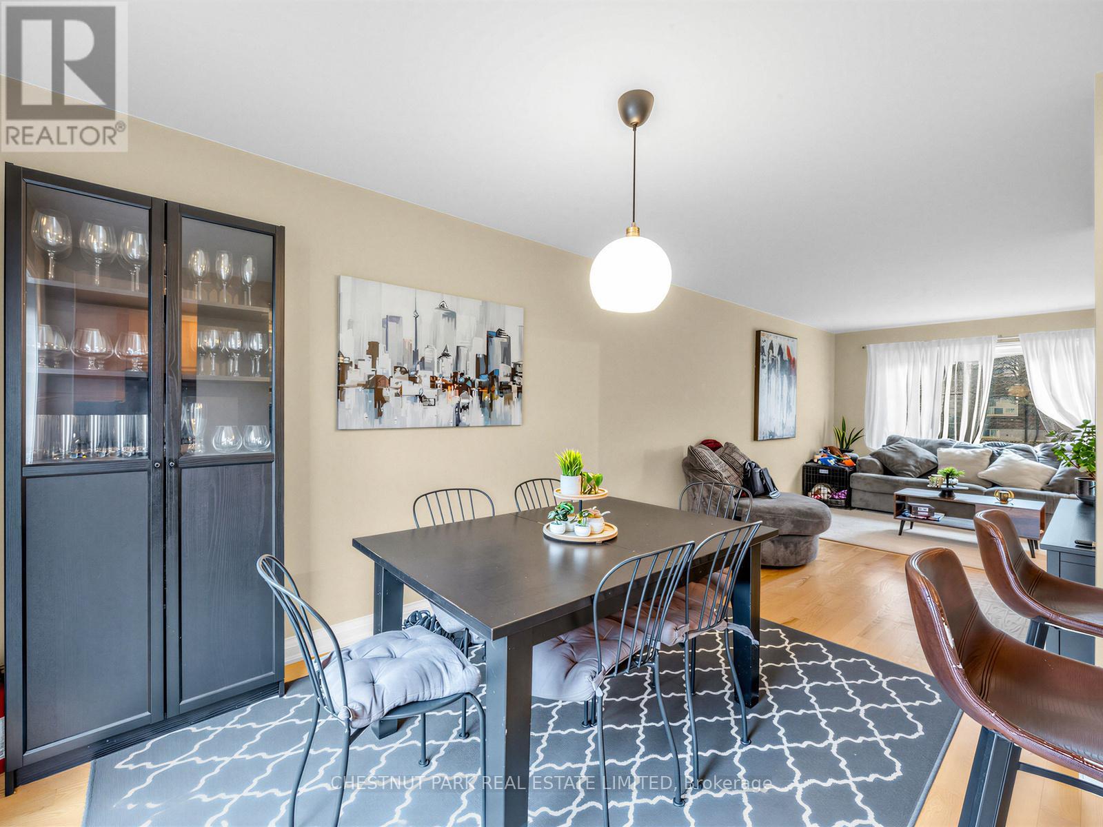 246 Donlea Drive, Toronto, Ontario  M4G 2N2 - Photo 10 - C12966444