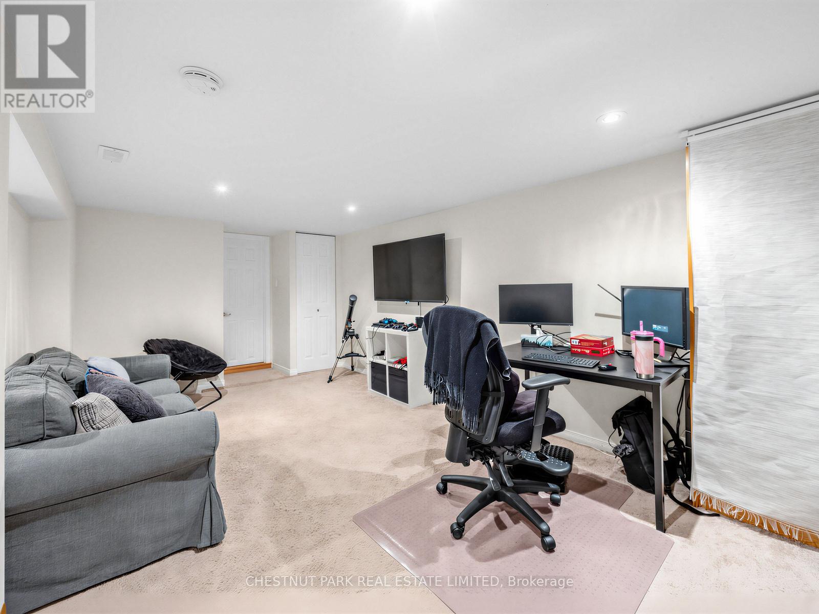 246 Donlea Drive, Toronto, Ontario  M4G 2N2 - Photo 21 - C12966444