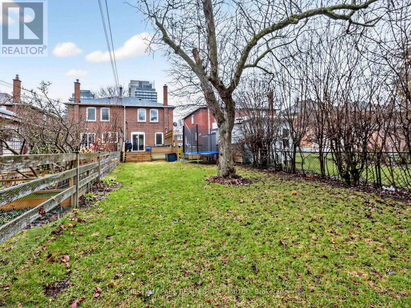 246 Donlea Drive, Toronto, Ontario  M4G 2N2 - Photo 27 - C12966444