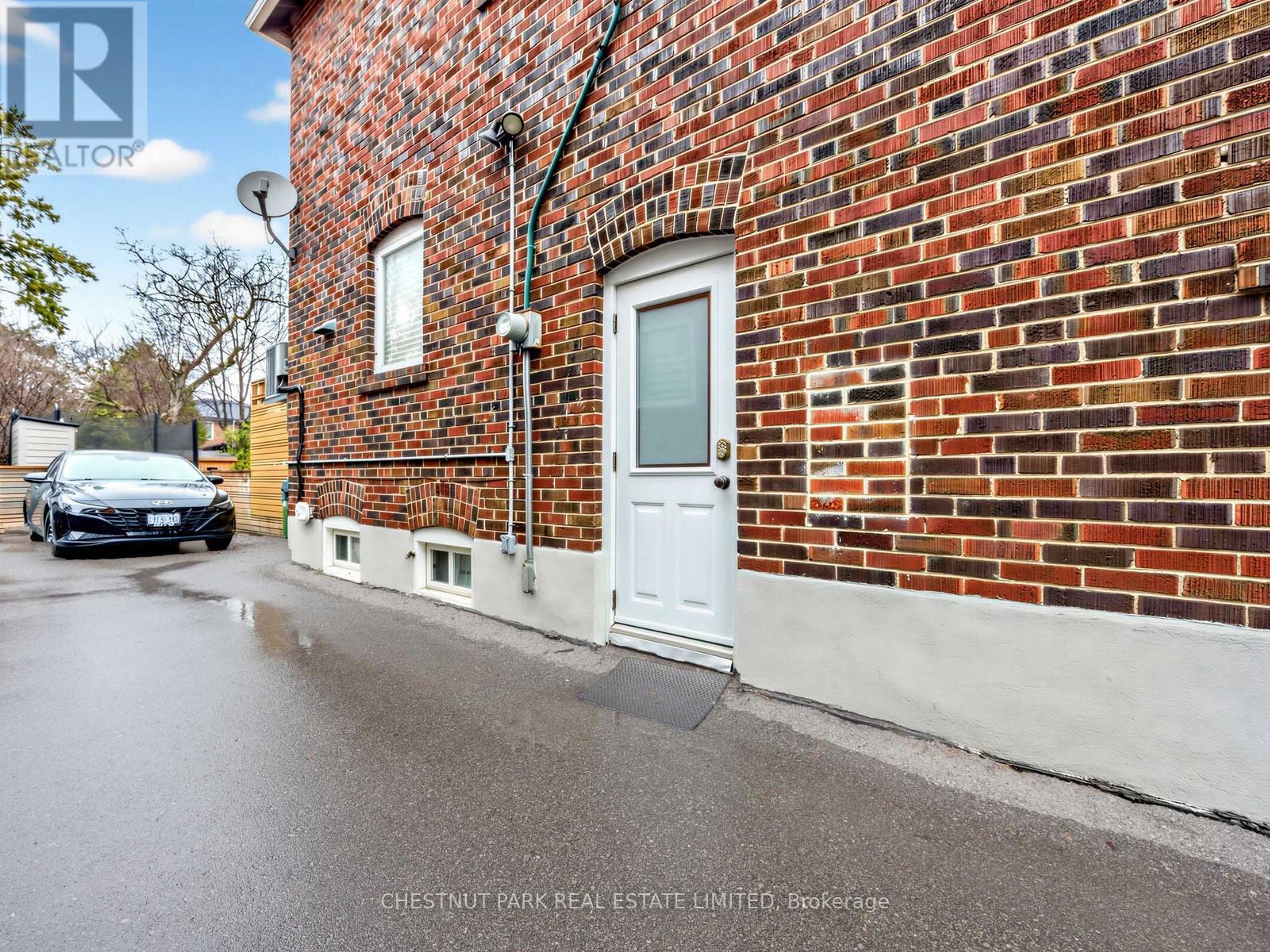 246 Donlea Drive, Toronto, Ontario  M4G 2N2 - Photo 28 - C12966444