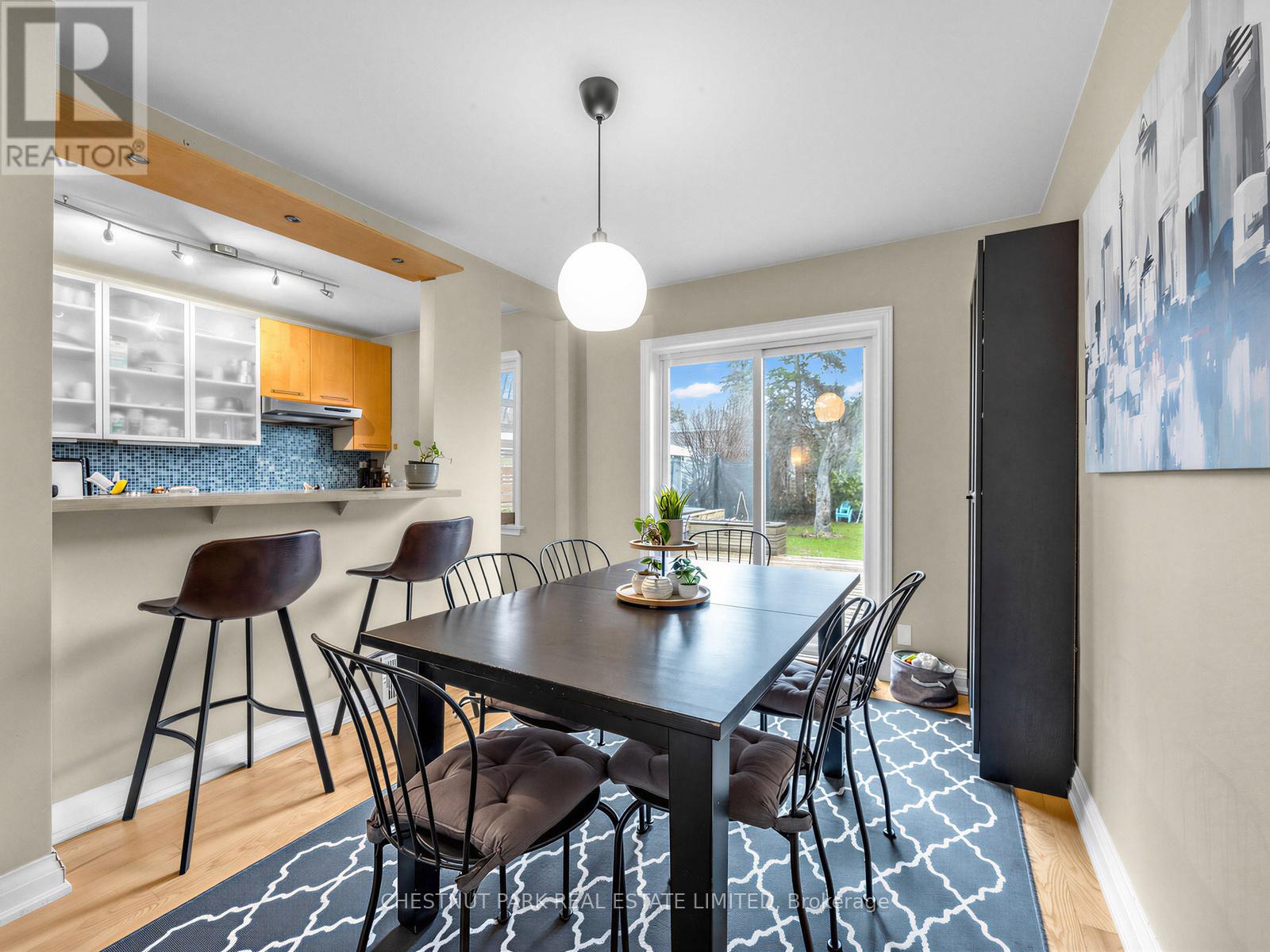 246 Donlea Drive, Toronto, Ontario  M4G 2N2 - Photo 9 - C12966444