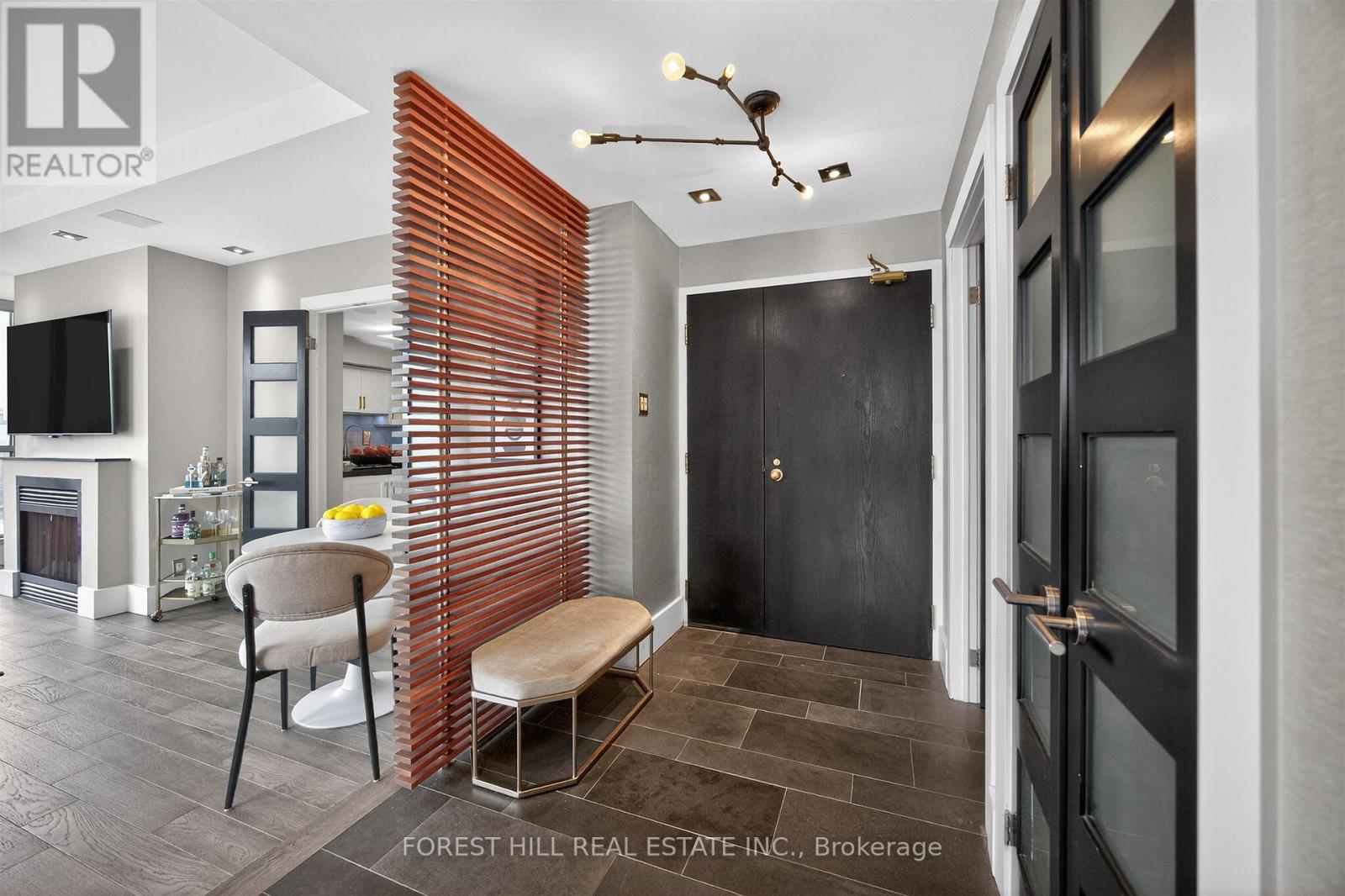 Up Ph 3 - 298 Jarvis Street, Toronto, Ontario M5B 2M4 - Photo 2 - C12966456