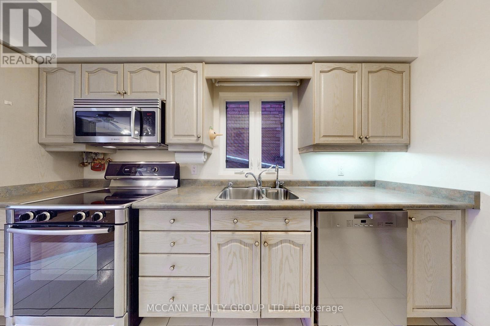 80 Woburn Avenue, Toronto, Ontario  M5M 1K6 - Photo 14 - C12966504