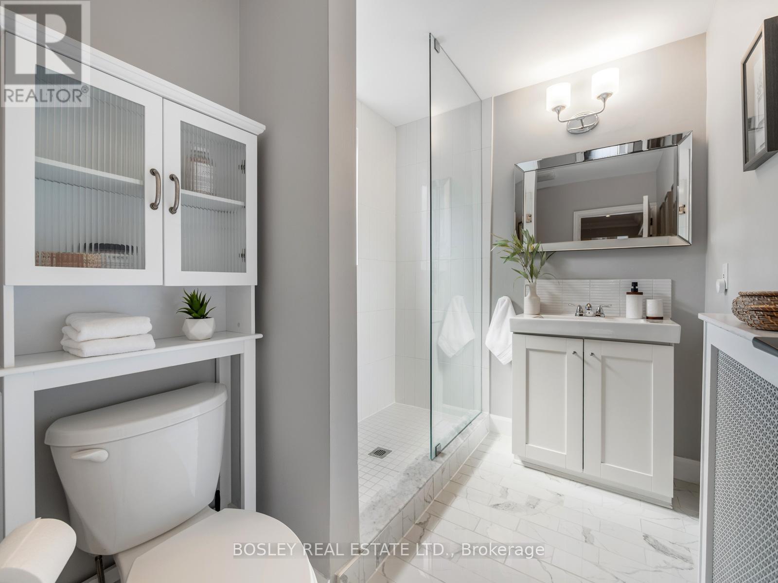 1070 Woodbine Avenue, Toronto, Ontario  M4C 4C5 - Photo 30 - E12966214