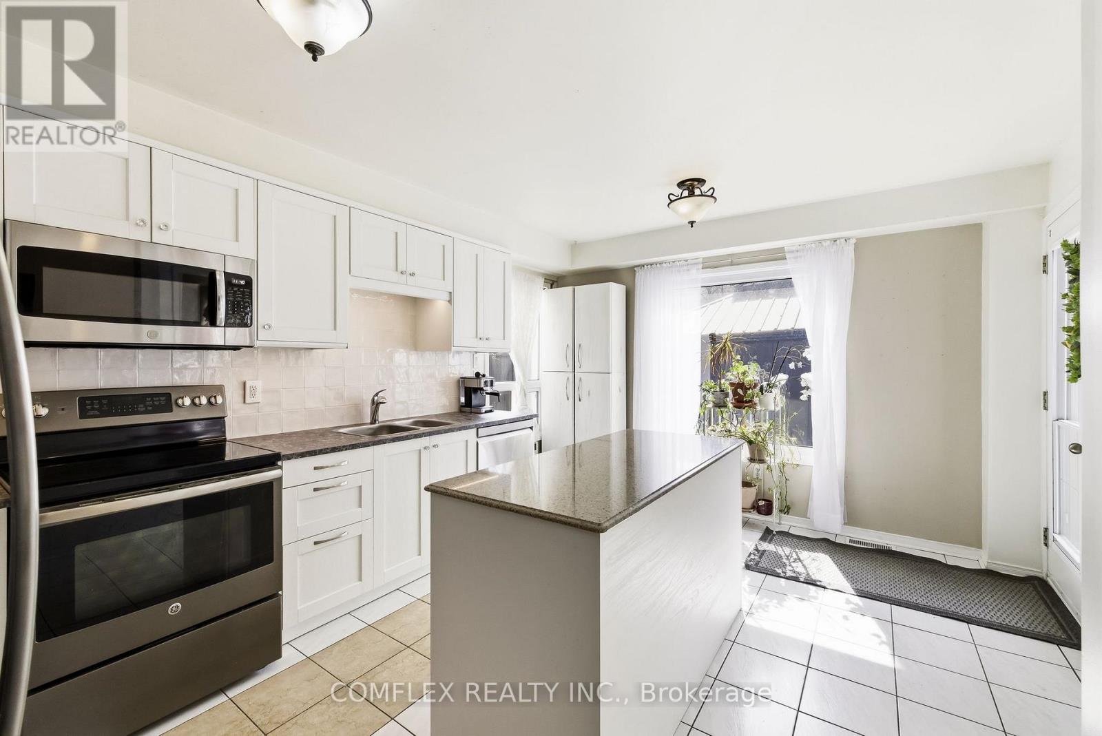 1045 Beaver Valley Crescent, Oshawa, Ontario  L1J 8N2 - Photo 9 - E12966398