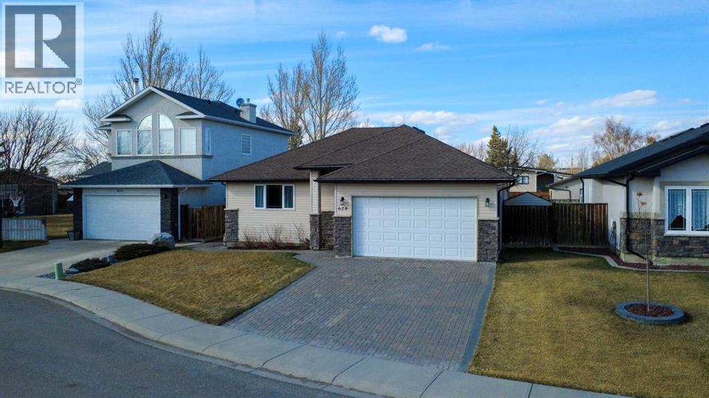 628 Maple Place, Picture Butte, Alberta