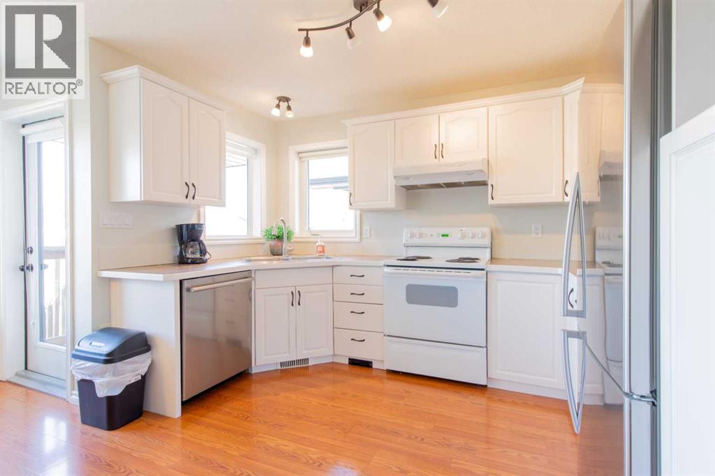 628 Maple Place, Picture Butte, Alberta  T0K 1V0 - Photo 9 - A2298555