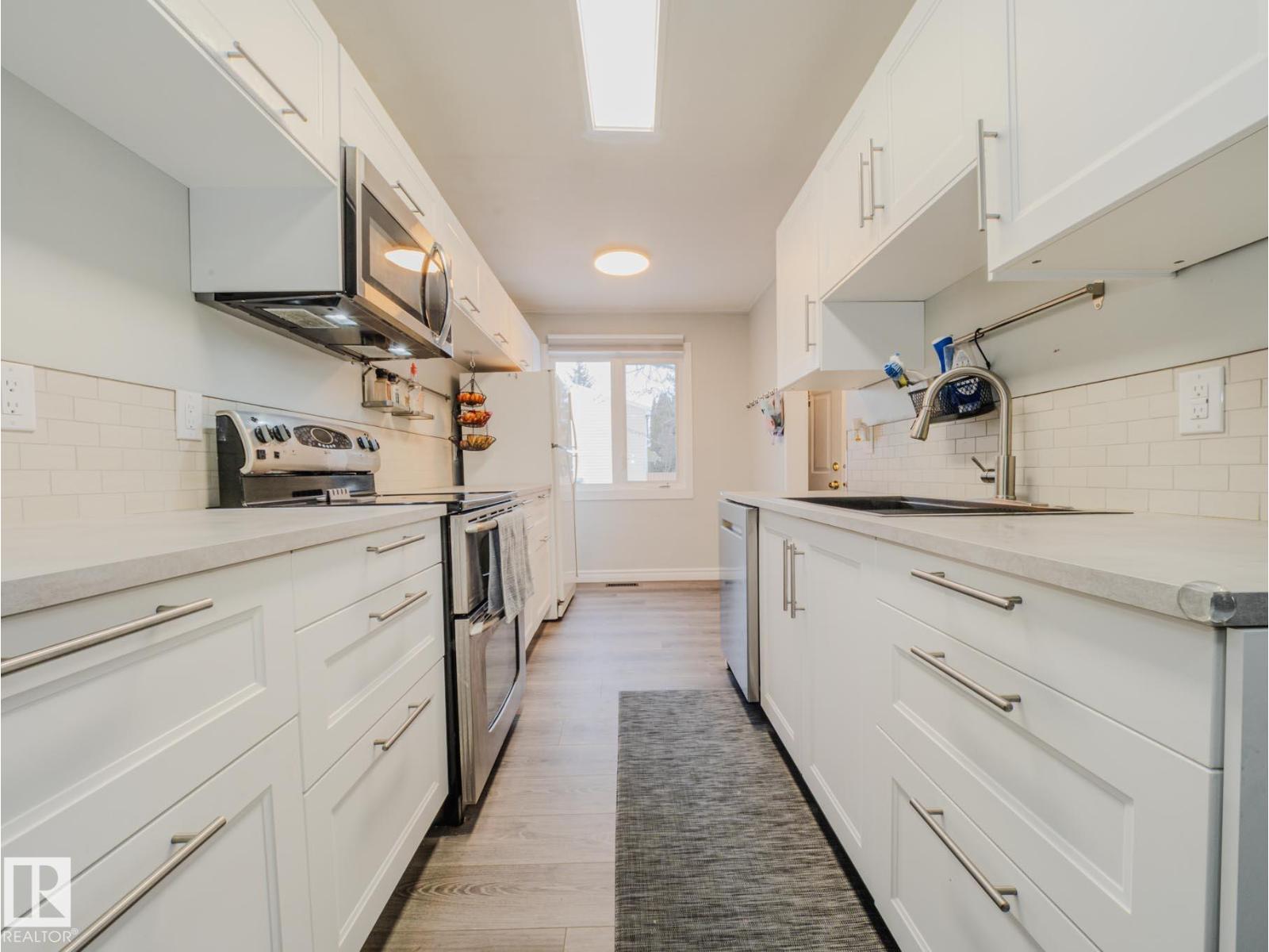 21f Callingwood Co Nw, Edmonton, Alberta  T5T 0H5 - Photo 2 - E4480905