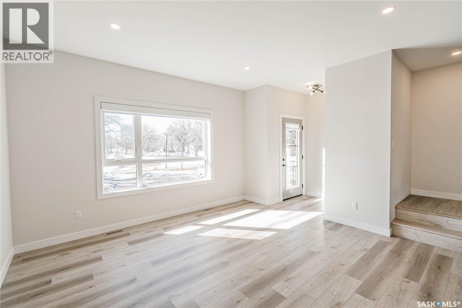 803 2nd Street E, Saskatoon, Saskatchewan  S7H 1P8 - Photo 3 - SK032222