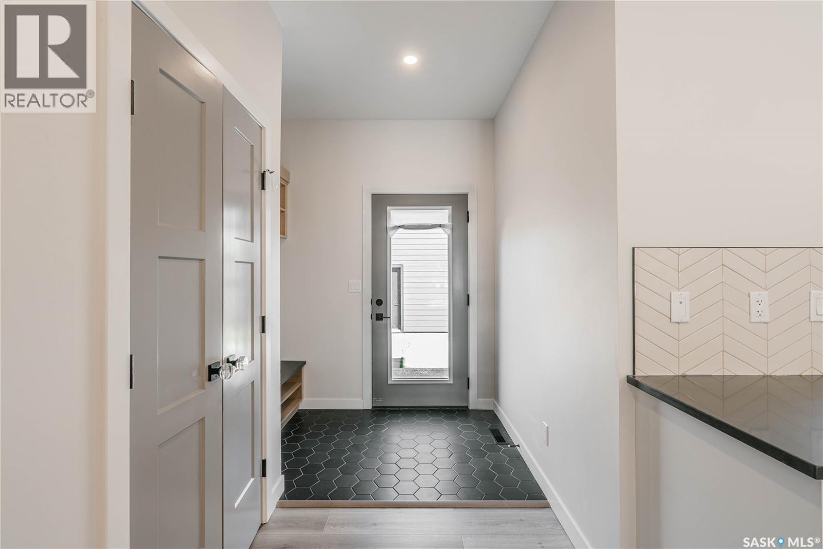 803 2nd Street E, Saskatoon, Saskatchewan  S7H 1P8 - Photo 9 - SK032222