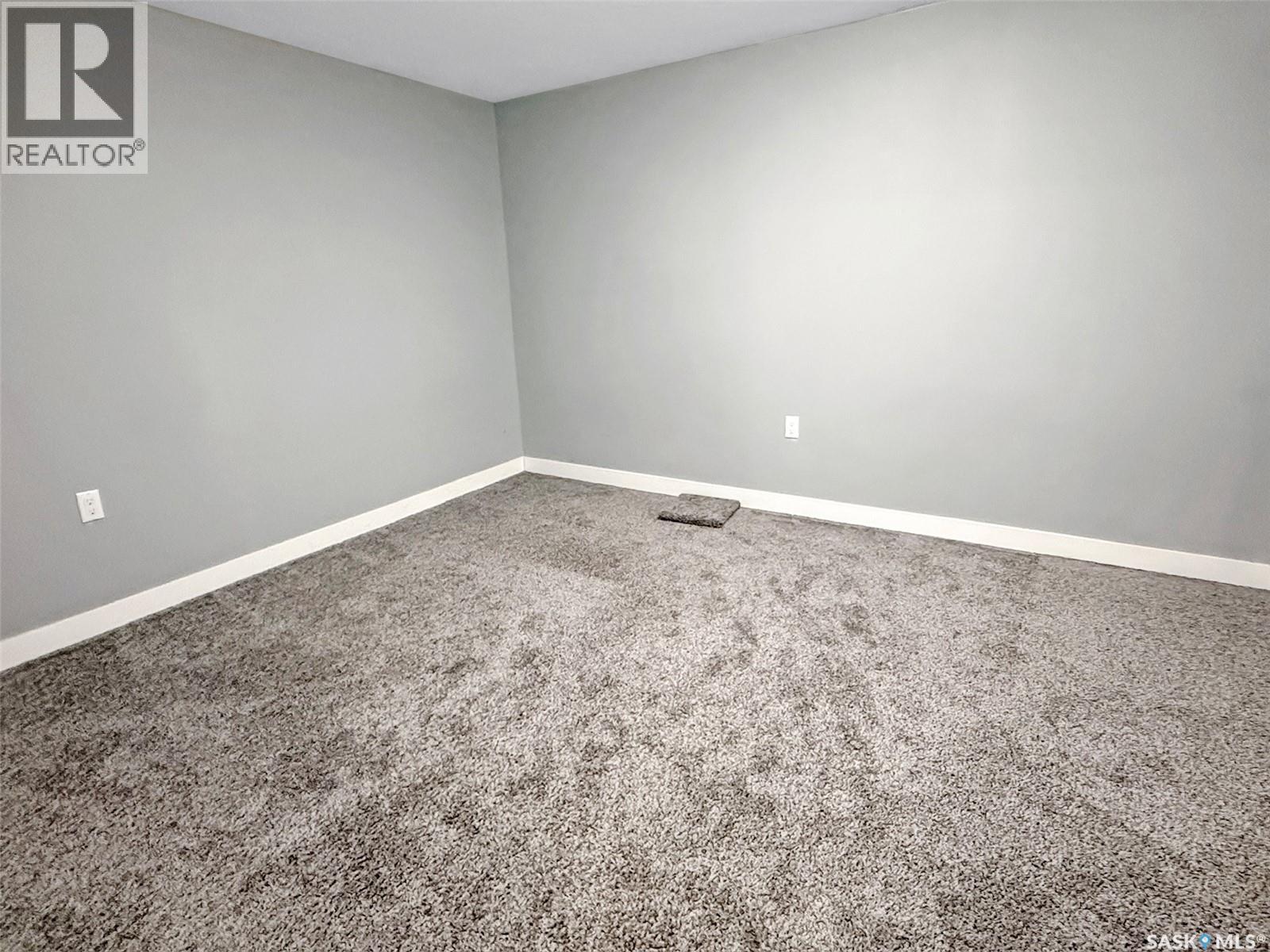 210 Clinton Place, Swift Current, Saskatchewan  S9H 4K2 - Photo 15 - SK032196