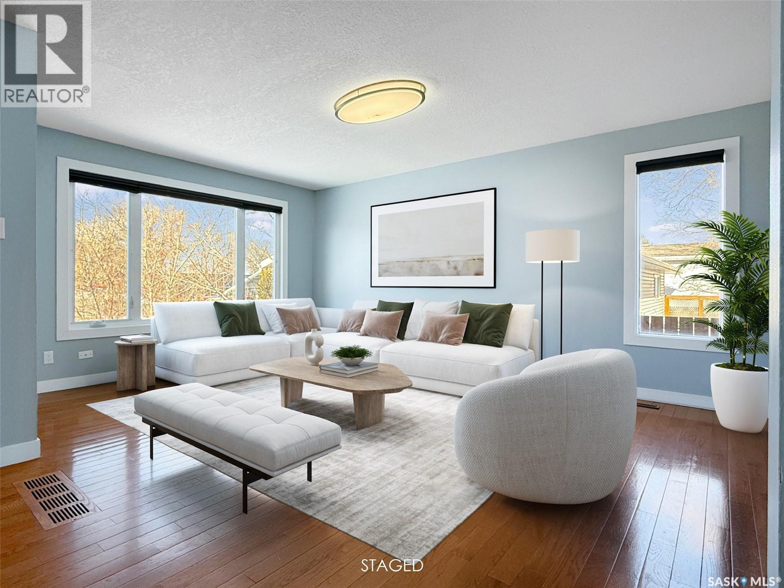 210 Clinton Place, Swift Current, Saskatchewan  S9H 4K2 - Photo 5 - SK032196