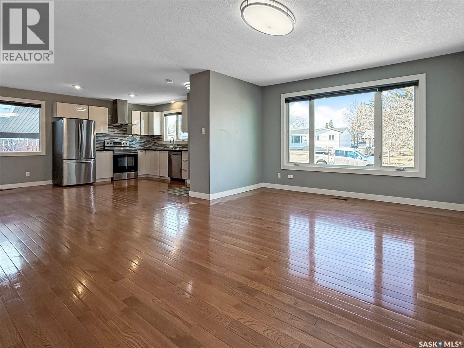 210 Clinton Place, Swift Current, Saskatchewan  S9H 4K2 - Photo 6 - SK032196