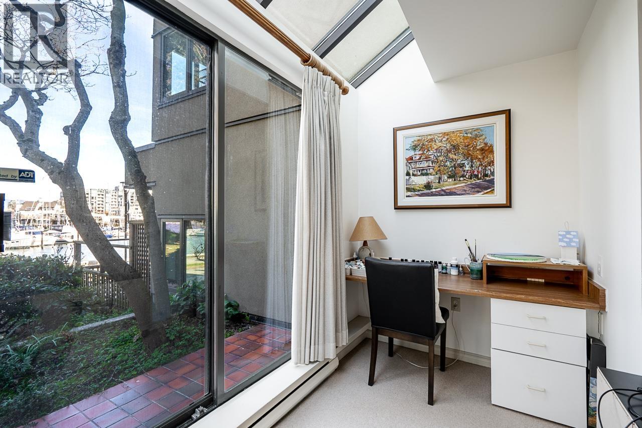 836 Millbank, Vancouver, British Columbia V5Z 3Z4 - Photo 10 - R3107327