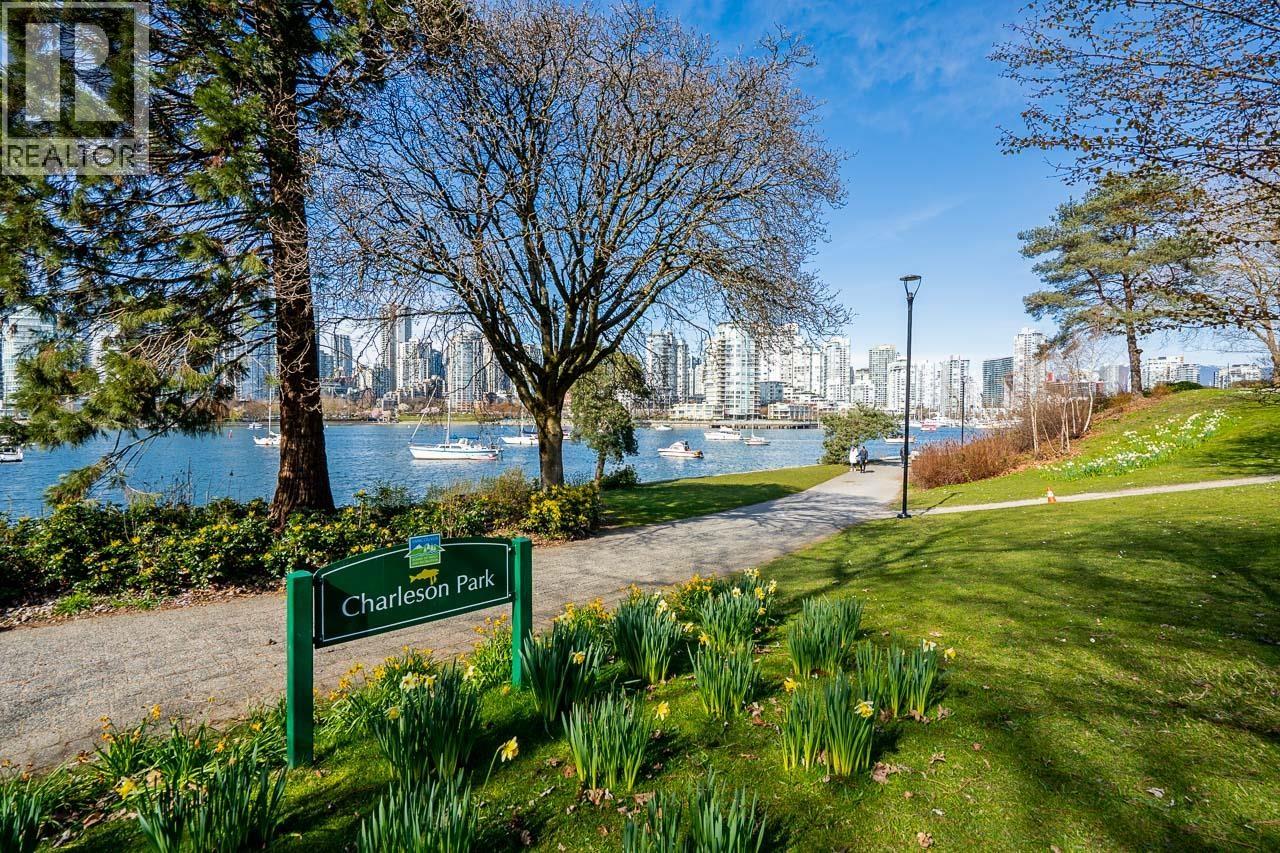 836 Millbank, Vancouver, British Columbia V5Z 3Z4 - Photo 27 - R3107327