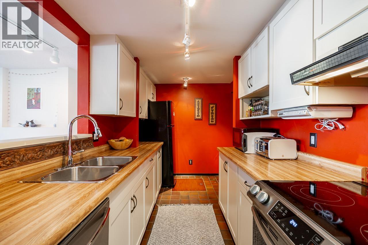 836 Millbank, Vancouver, British Columbia V5Z 3Z4 - Photo 14 - R3107327