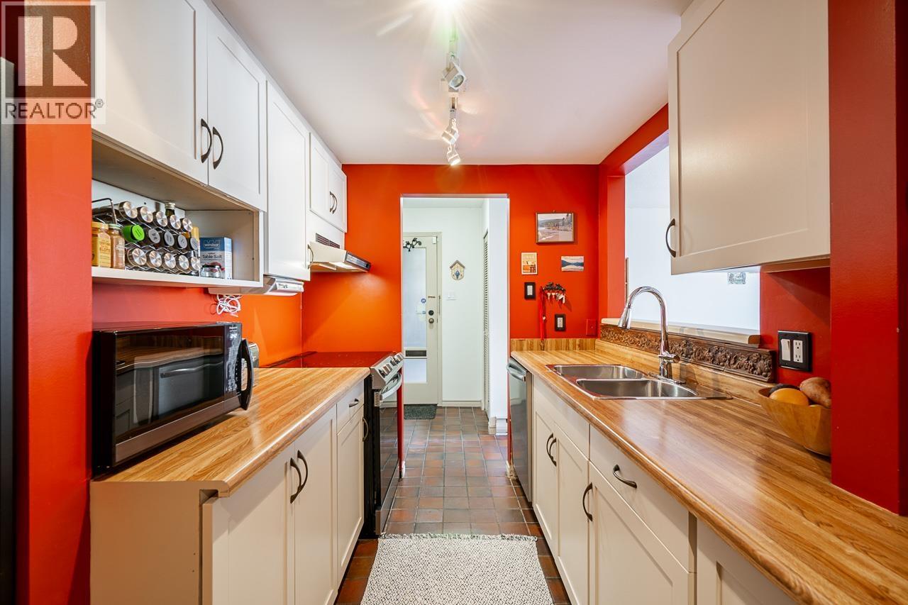 836 Millbank, Vancouver, British Columbia V5Z 3Z4 - Photo 16 - R3107327