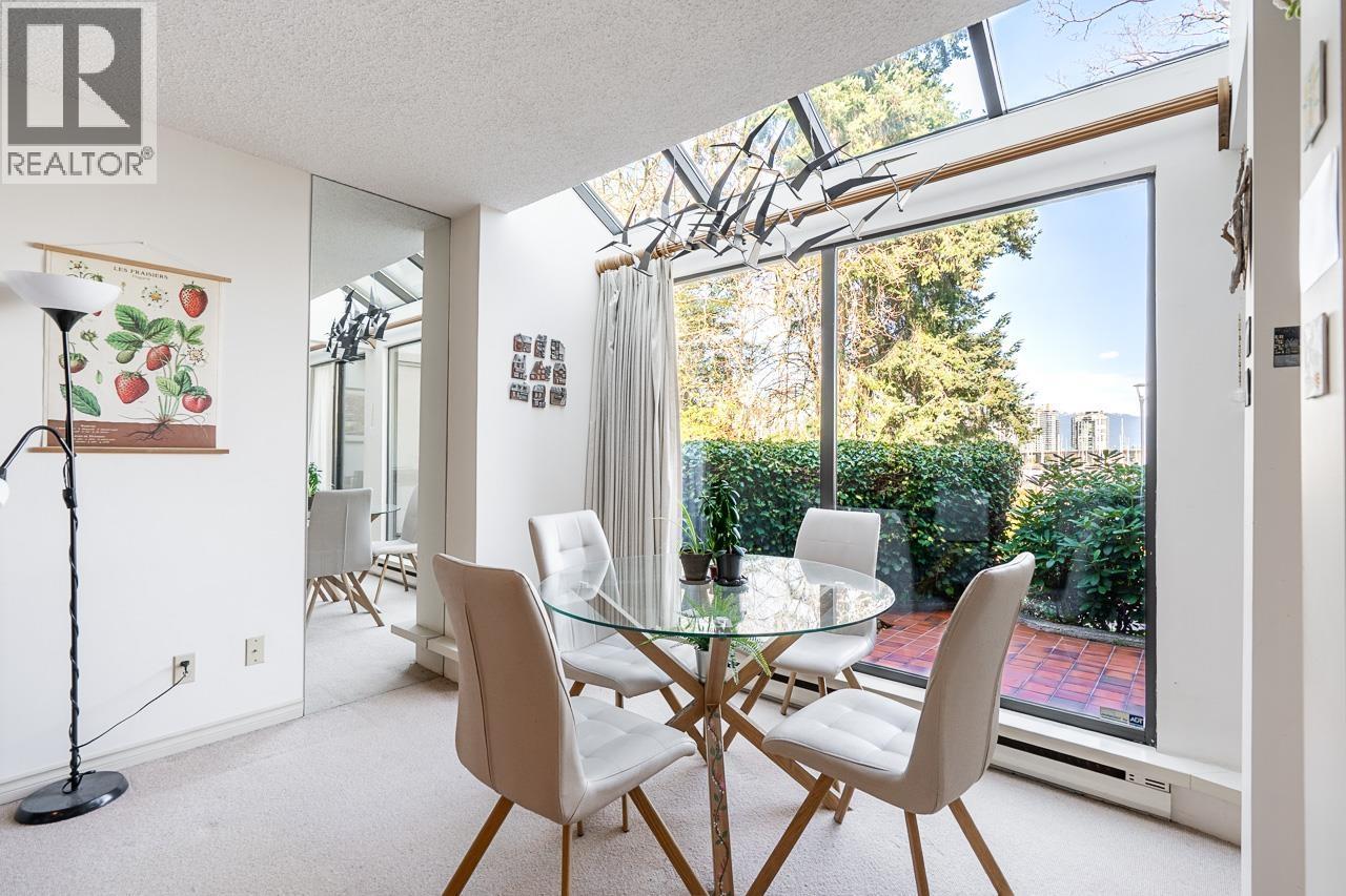 836 Millbank, Vancouver, British Columbia V5Z 3Z4 - Photo 9 - R3107327