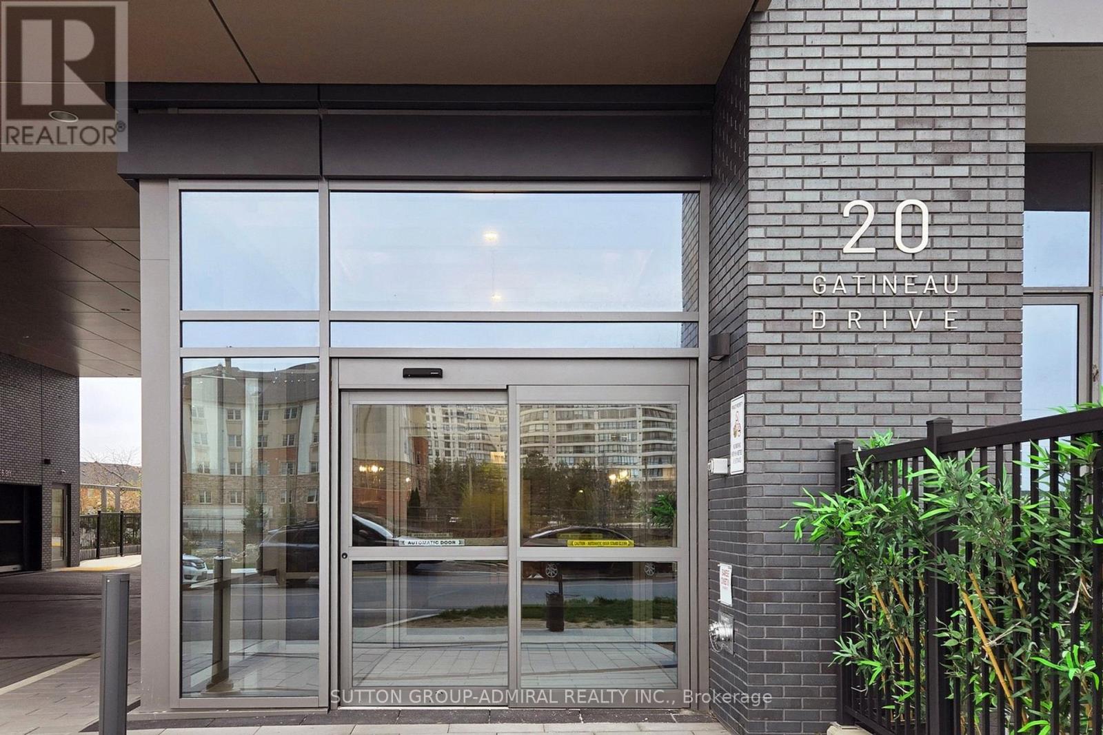 706 - 20 Gatineau Drive, Vaughan, Ontario  L4J 0L2 - Photo 2 - N12966206