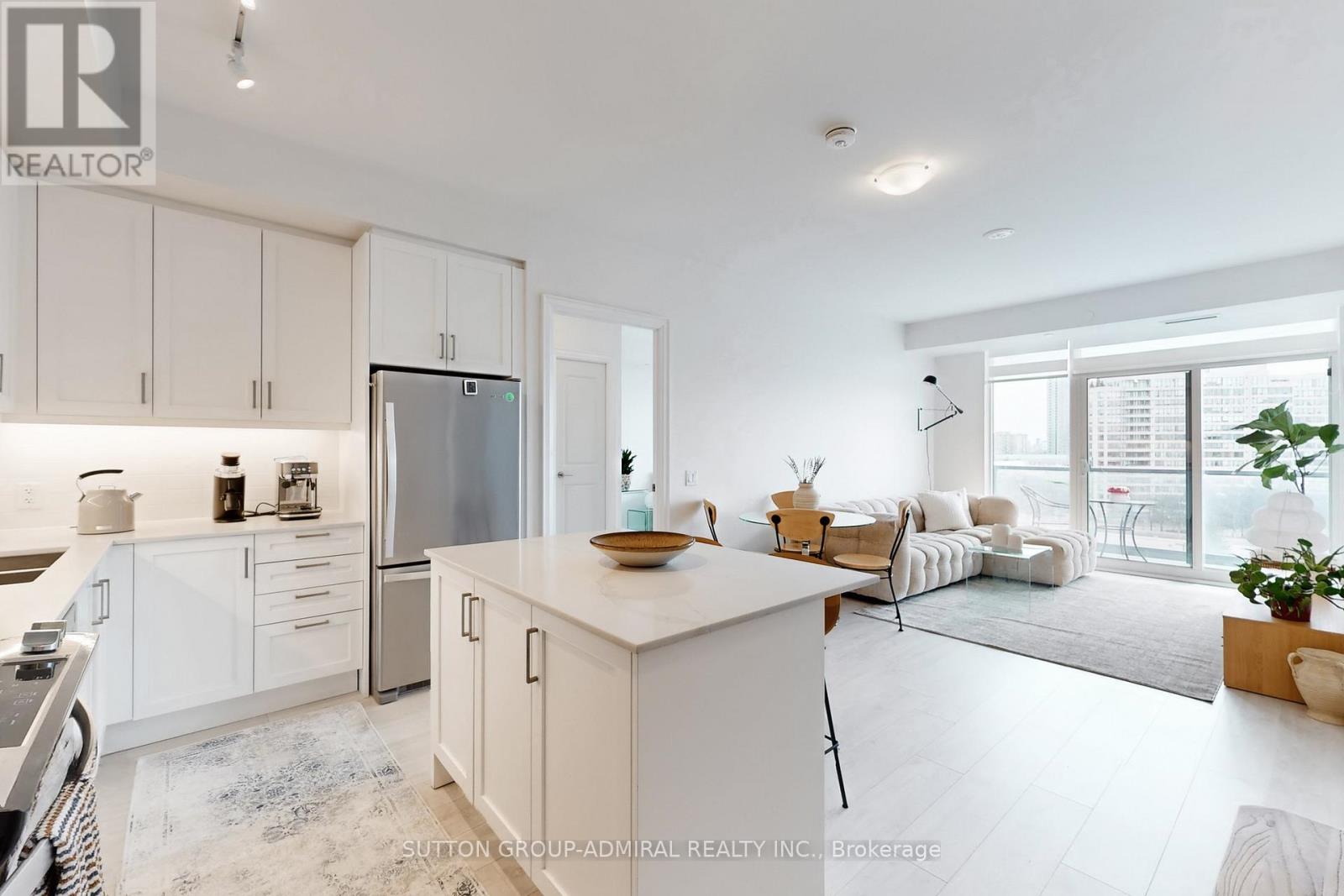 706 - 20 Gatineau Drive, Vaughan, Ontario  L4J 0L2 - Photo 5 - N12966206