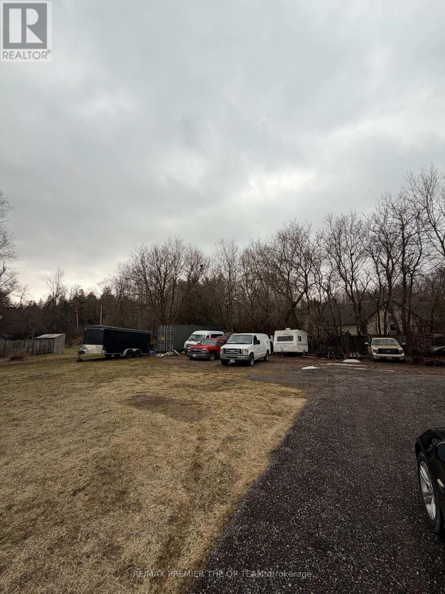 1130 Mulock Drive, Newmarket, Ontario  L3Y 9C2 - Photo 3 - N12966246