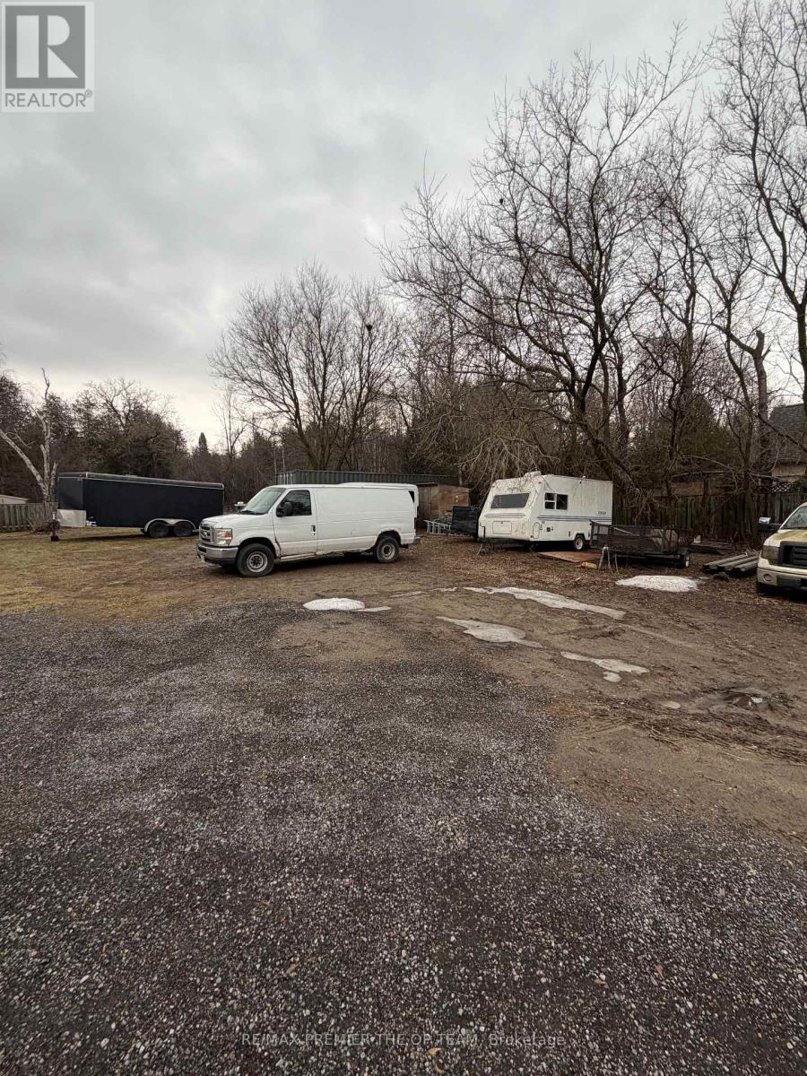 1130 Mulock Drive, Newmarket, Ontario  L3Y 9C2 - Photo 4 - N12966246