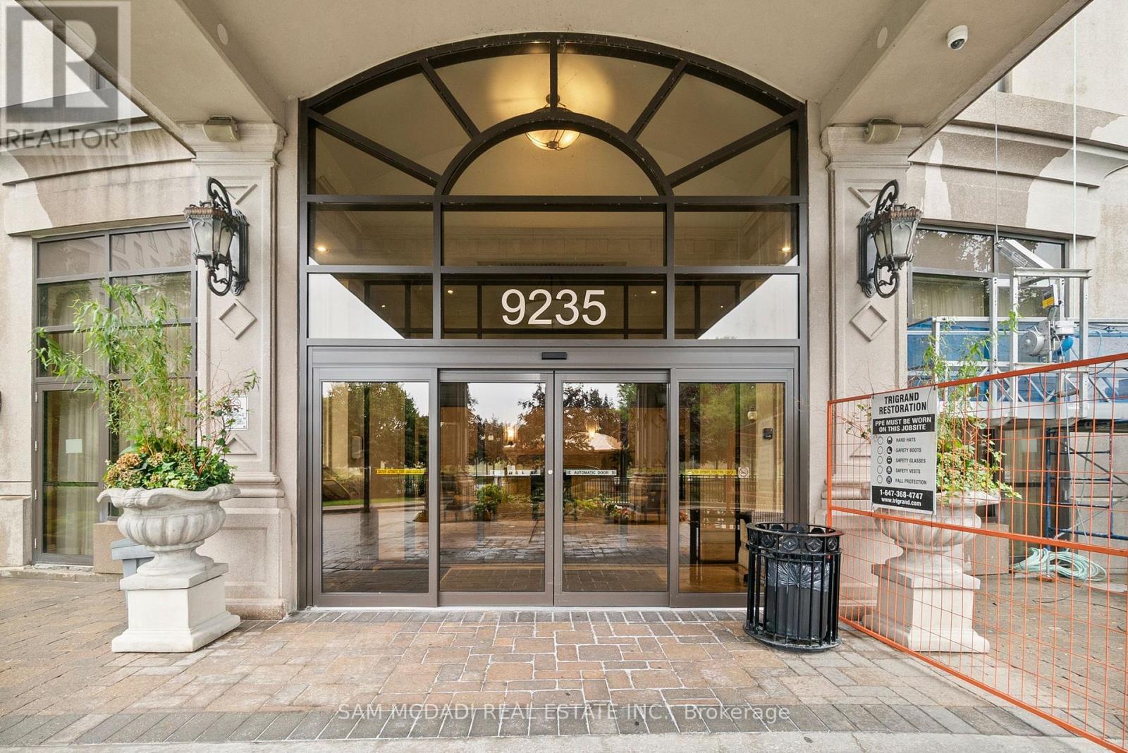 1616 - 9235 Jane Street, Vaughan, Ontario  L6A 0J8 - Photo 3 - N12966254