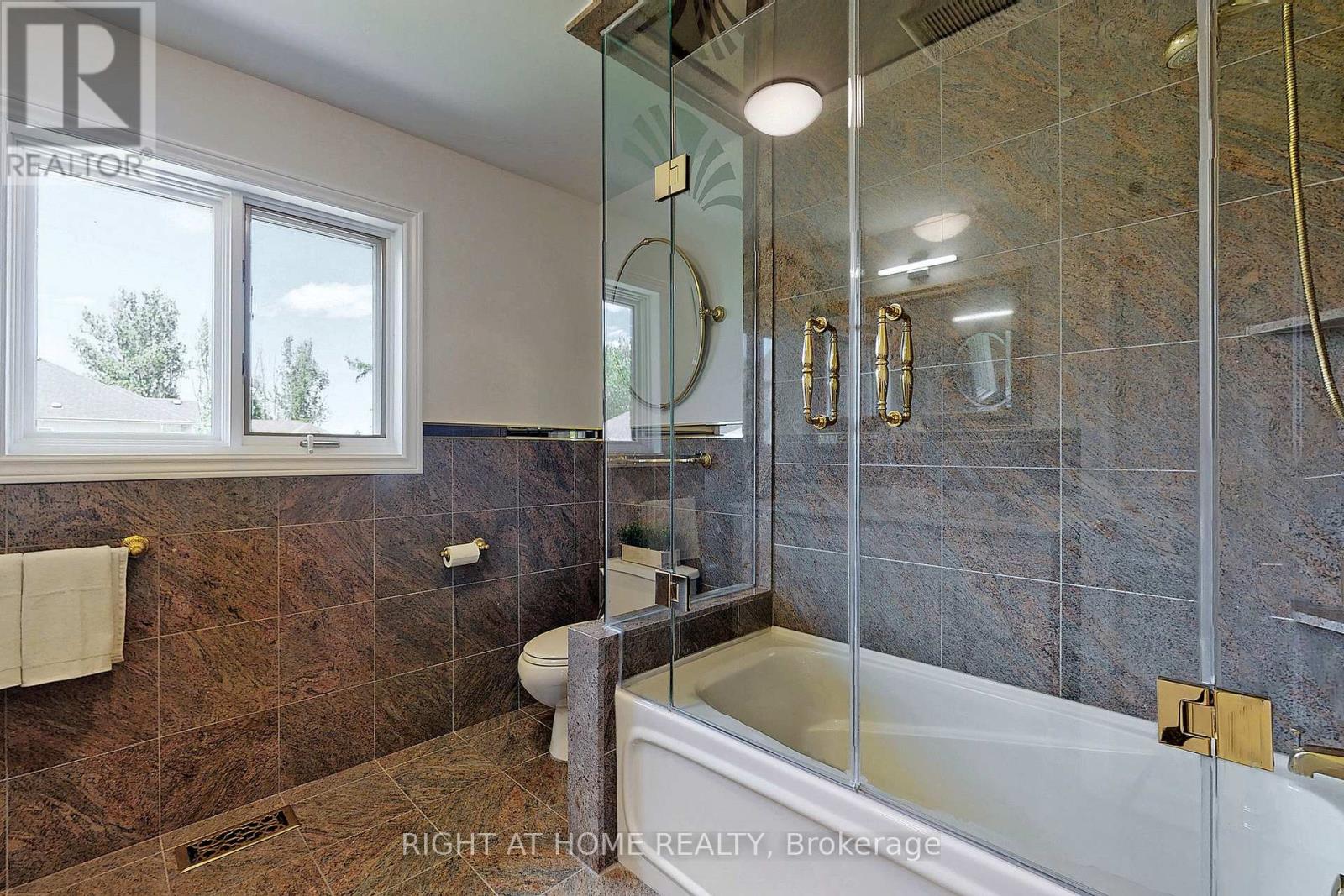 350 Sunset Beach Road, Richmond Hill, Ontario  L4E 3H9 - Photo 36 - N12966312