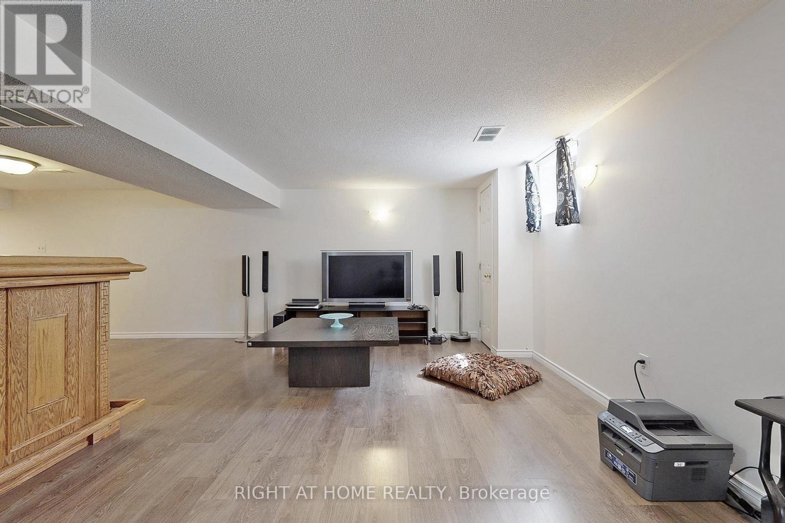 350 Sunset Beach Road, Richmond Hill, Ontario  L4E 3H9 - Photo 37 - N12966312