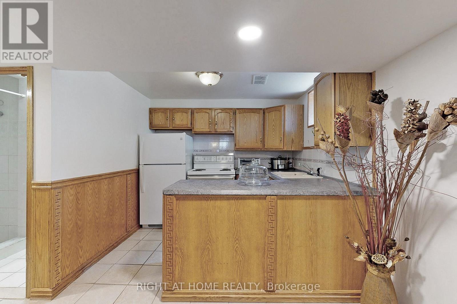 350 Sunset Beach Road, Richmond Hill, Ontario  L4E 3H9 - Photo 39 - N12966312